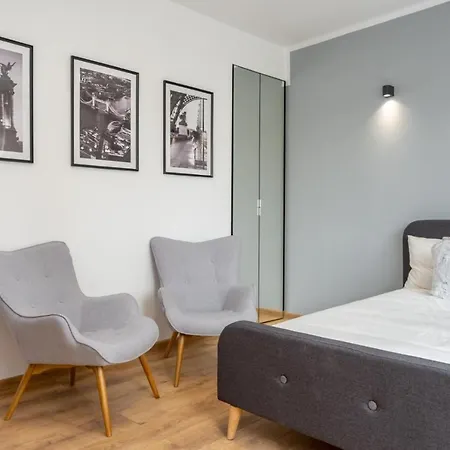 Gorgeous With View In Piata Universitatii * בוקרשט