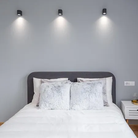 Gorgeous With View In Piata Universitatii Апартаменти