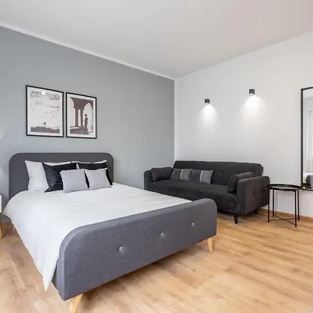 Gorgeous With View In Piata Universitatii Апартаменти