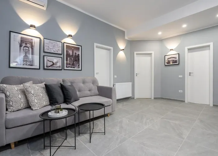 Gorgeous With View In Piata Universitatii Apartman *