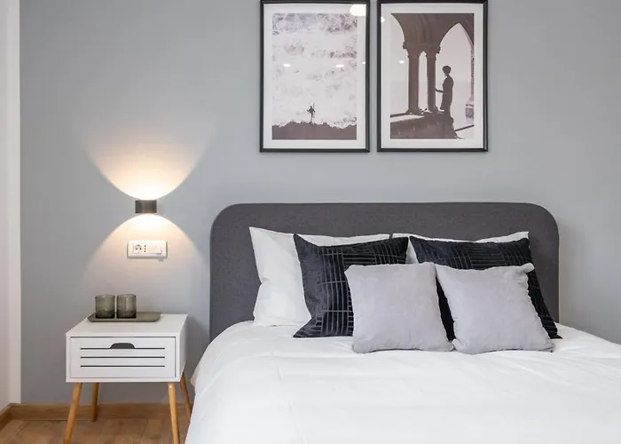 Gorgeous With View In Piata Universitatii Apartman *